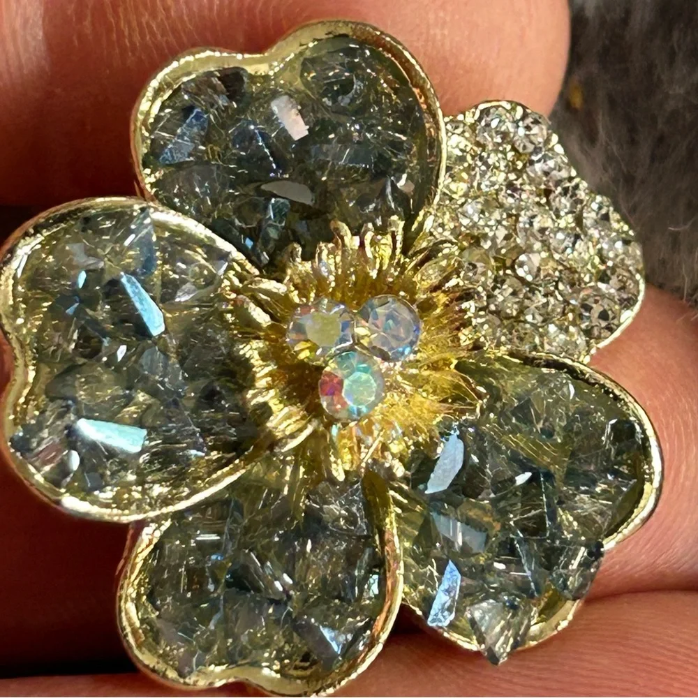 Vintage rough sorcerer stone crystal aurora borealis flower brooch